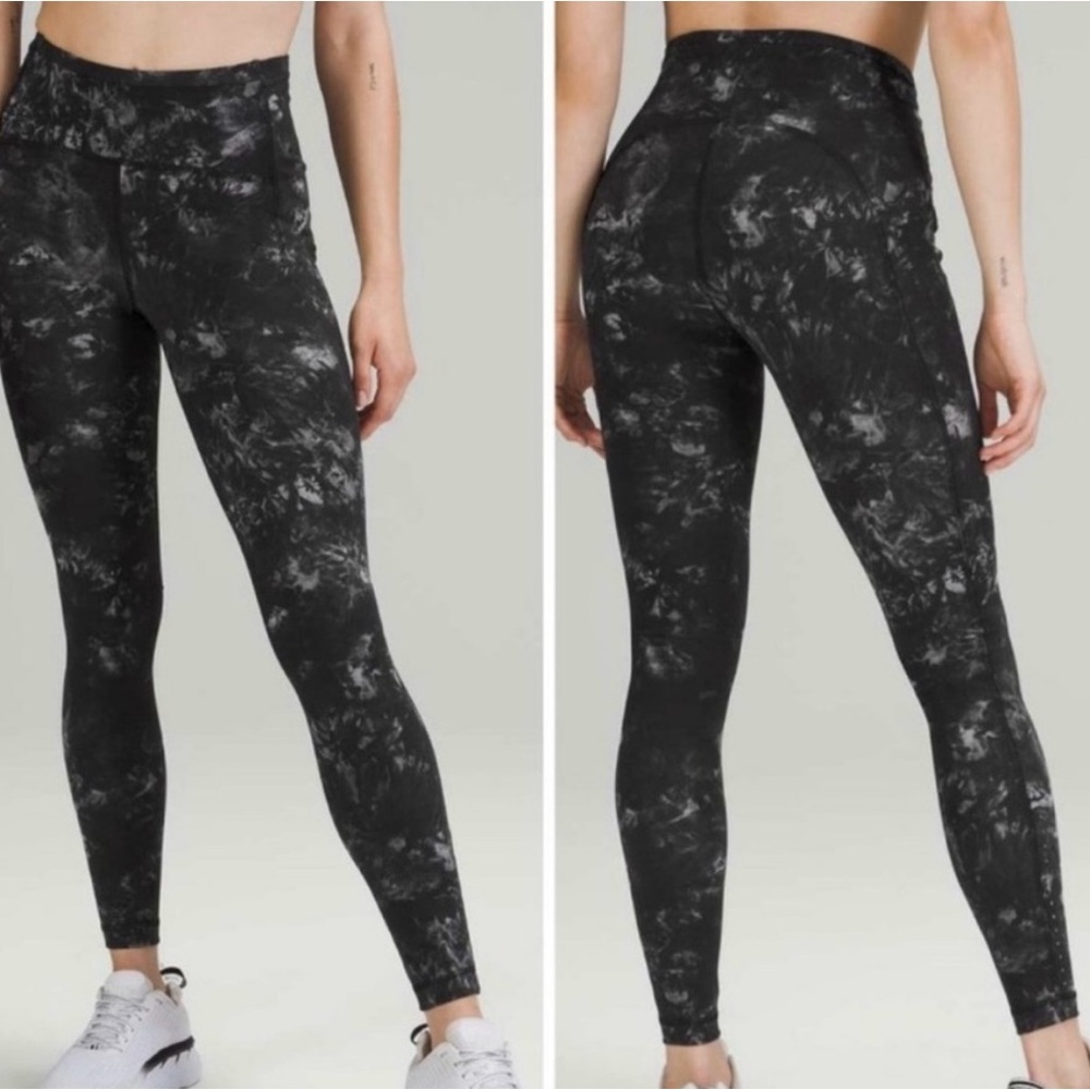 Lululemon Swift Speed High-Rise Tight 28" Aquila
Black Size 4